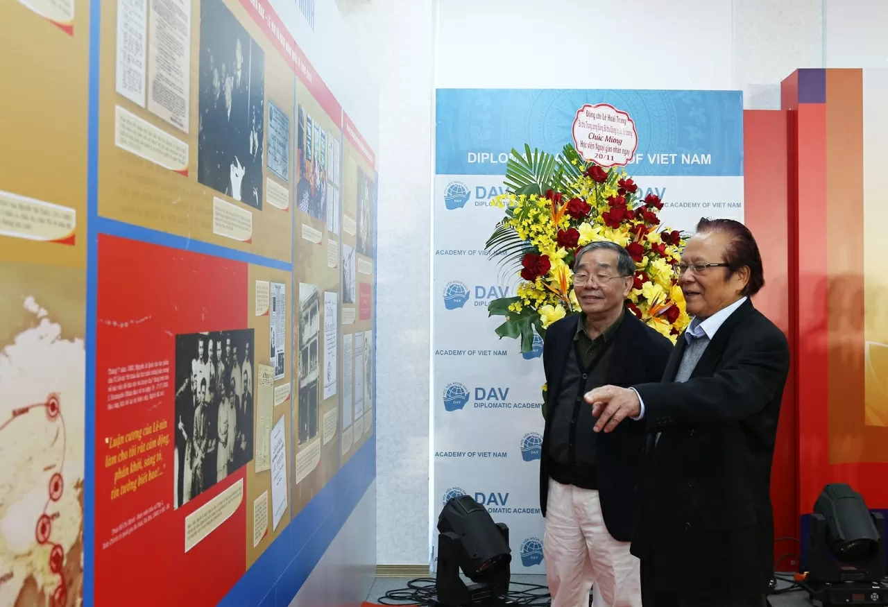 Học viện Ngoại giao tổ chức Triển lãm về Chủ tịch Hồ Chí Minh nhân Ngày Nhà giáo Việt Nam