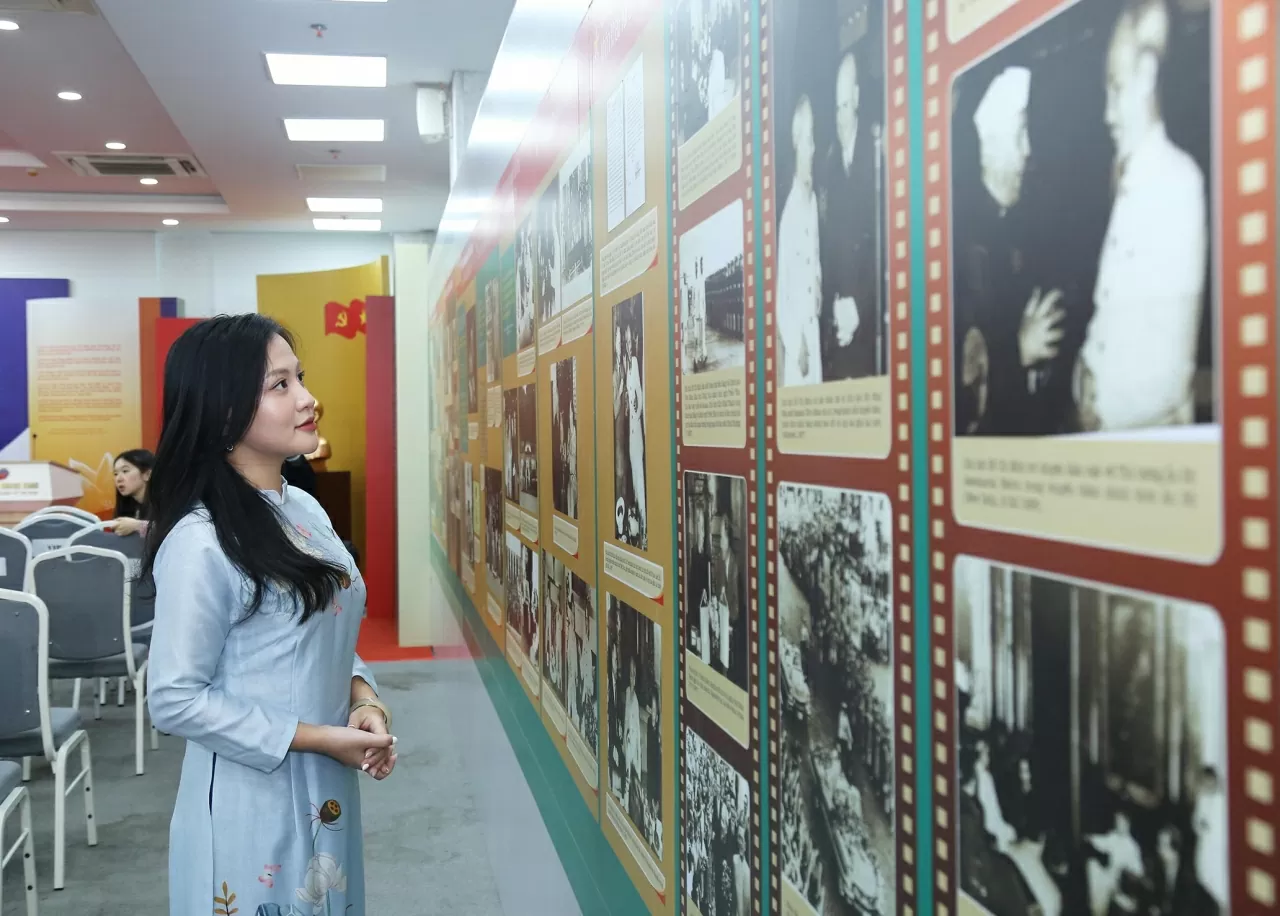 Học viện Ngoại giao tổ chức Triển lãm về Chủ tịch Hồ Chí Minh nhân Ngày Nhà giáo Việt Nam Học viện Ngoại giao tổ chức Triển lãm về Chủ tịch Hồ Chí Minh nhân Ngày Nhà giáo Việt Nam