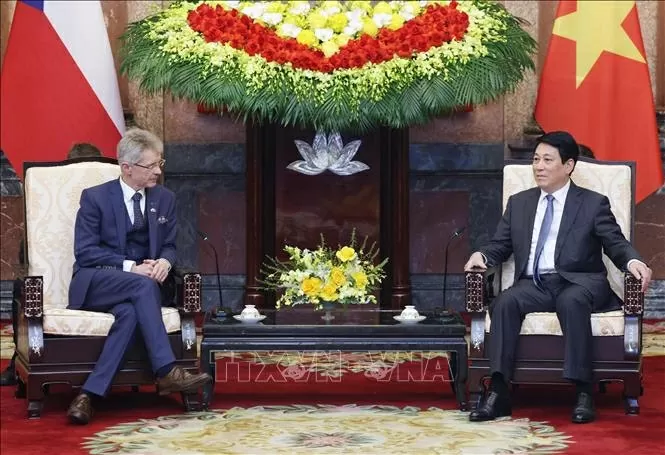 Chủ tịch nước Lương Cường khẳng định Czech một trong những đối tác ưu tiên hàng đầu của Việt Nam tại Trung Đông Âu Chủ tịch nước Lương Cường khẳng định Czech một trong những đối tác ưu tiên hàng đầu của Việt Nam tại Trung Đông Âu