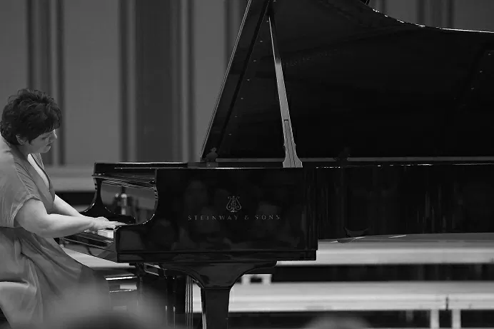 Chuyến lưu diễn đặc biệt của nữ nghệ sĩ dương cầm tài năng Dana Ciocarlie tại Việt Nam