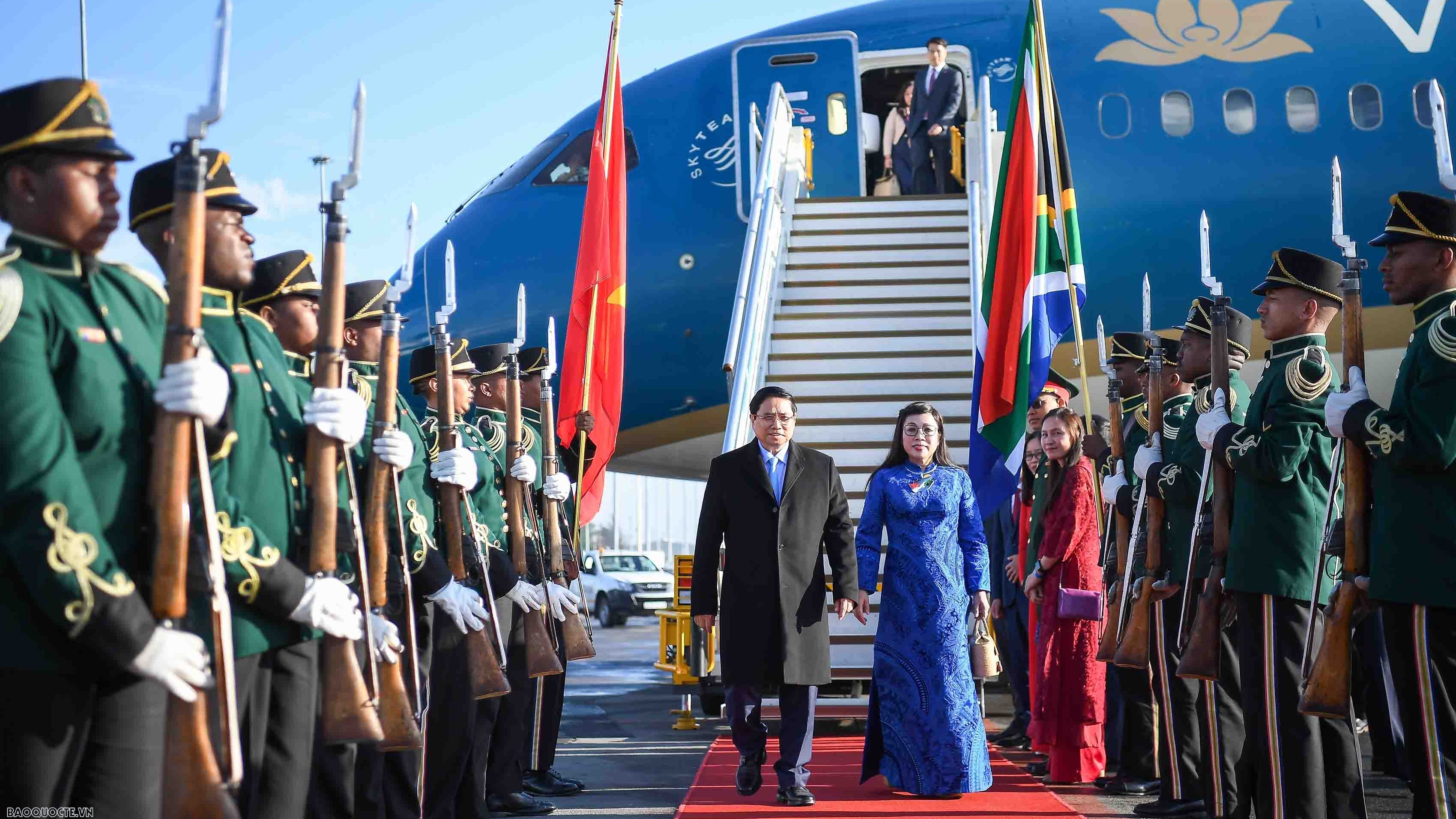 thu tuong pham minh chinh va phu nhan bat dau chuyen cong tac tai nam phi