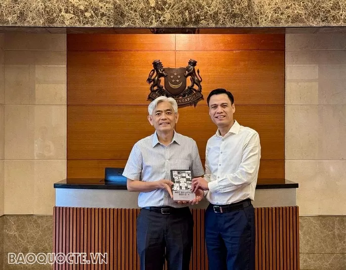 Thứ trưởng Ngoại giao Đặng Hoàng Giang tham dự Diễn đàn Kinh tế mới 2025 của Bloomberg tại Singapore