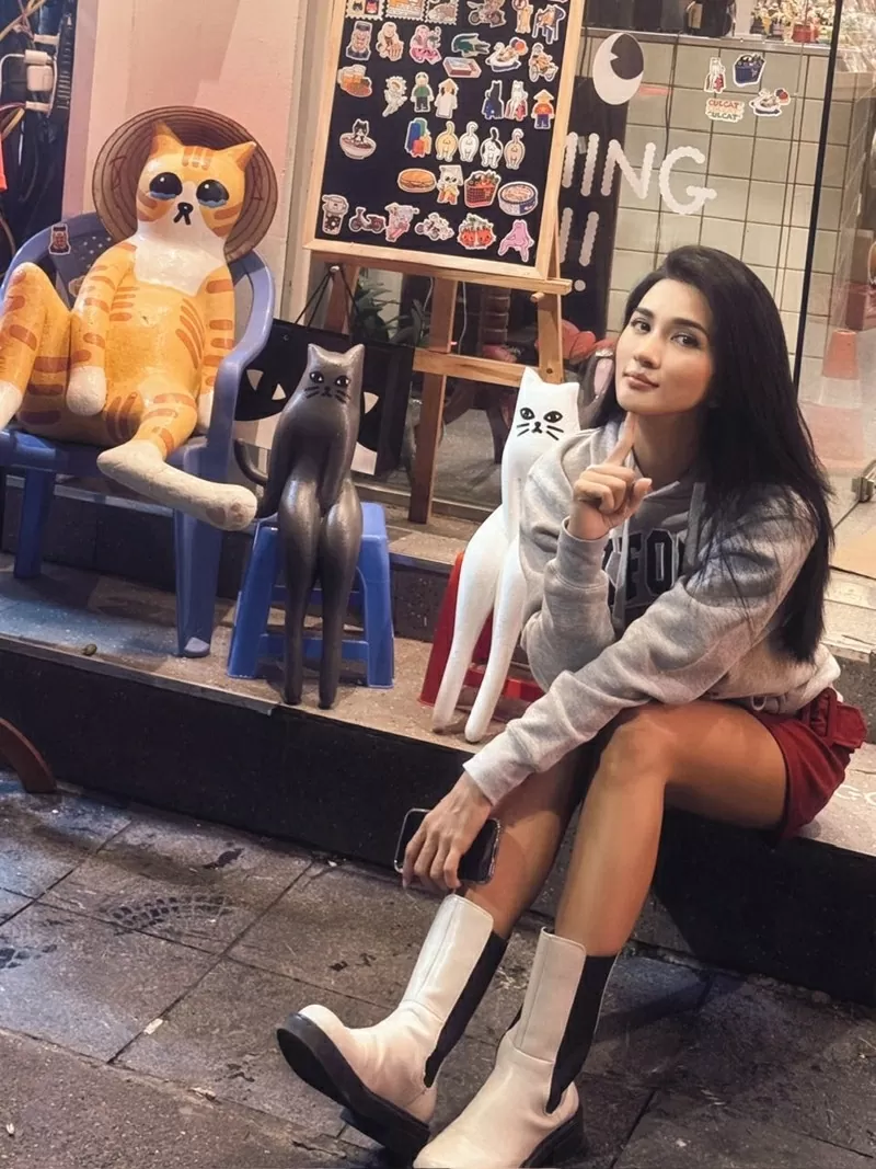 Diễn viên Quỳnh Kool sang chảnh, Hoa hậu Lương Thùy Linh cuốn hút Diễn viên Quỳnh Kool sang chảnh, Hoa hậu Lương Thùy Linh cuốn hút