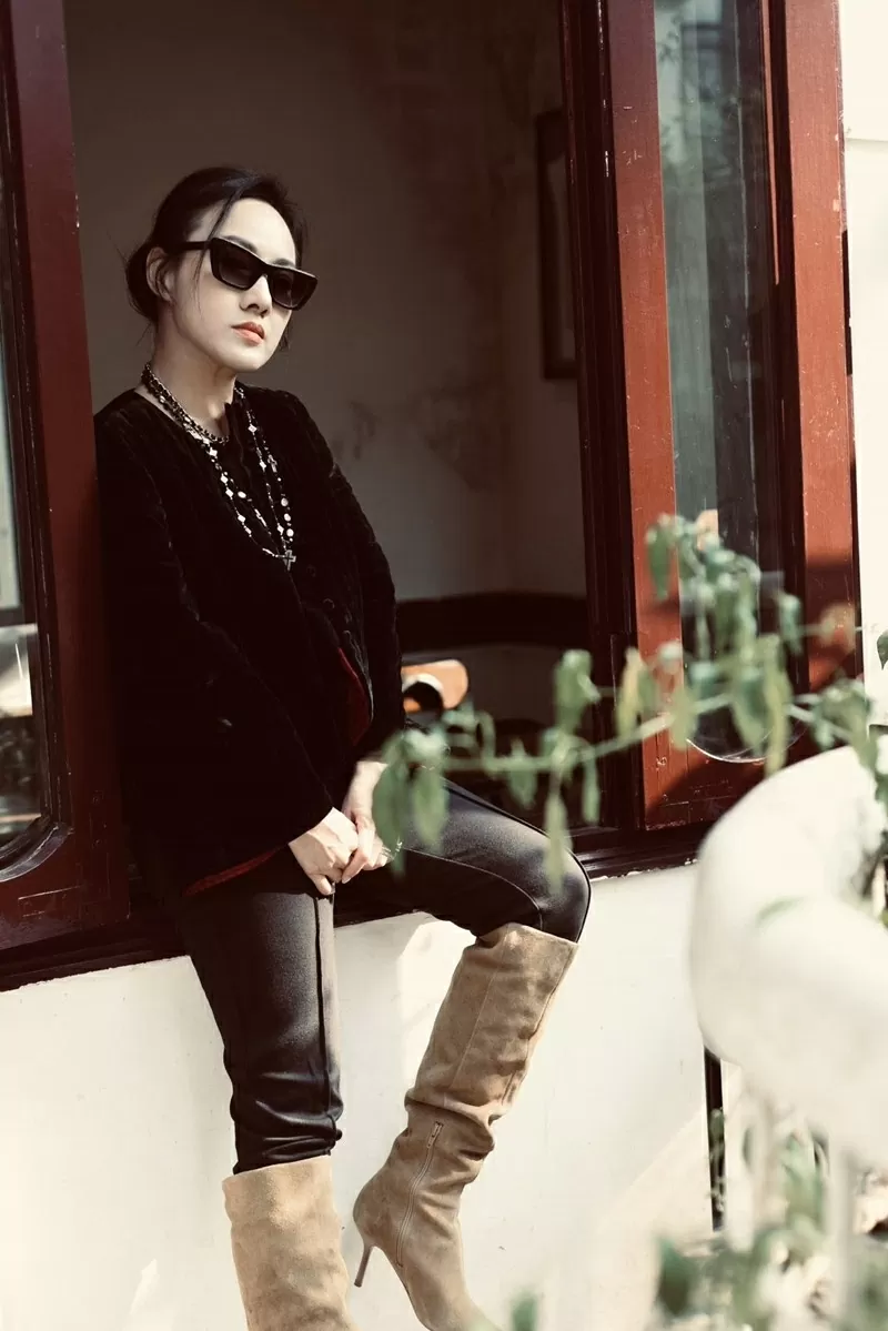 Diễn viên Quỳnh Kool sang chảnh, Hoa hậu Lương Thùy Linh cuốn hút