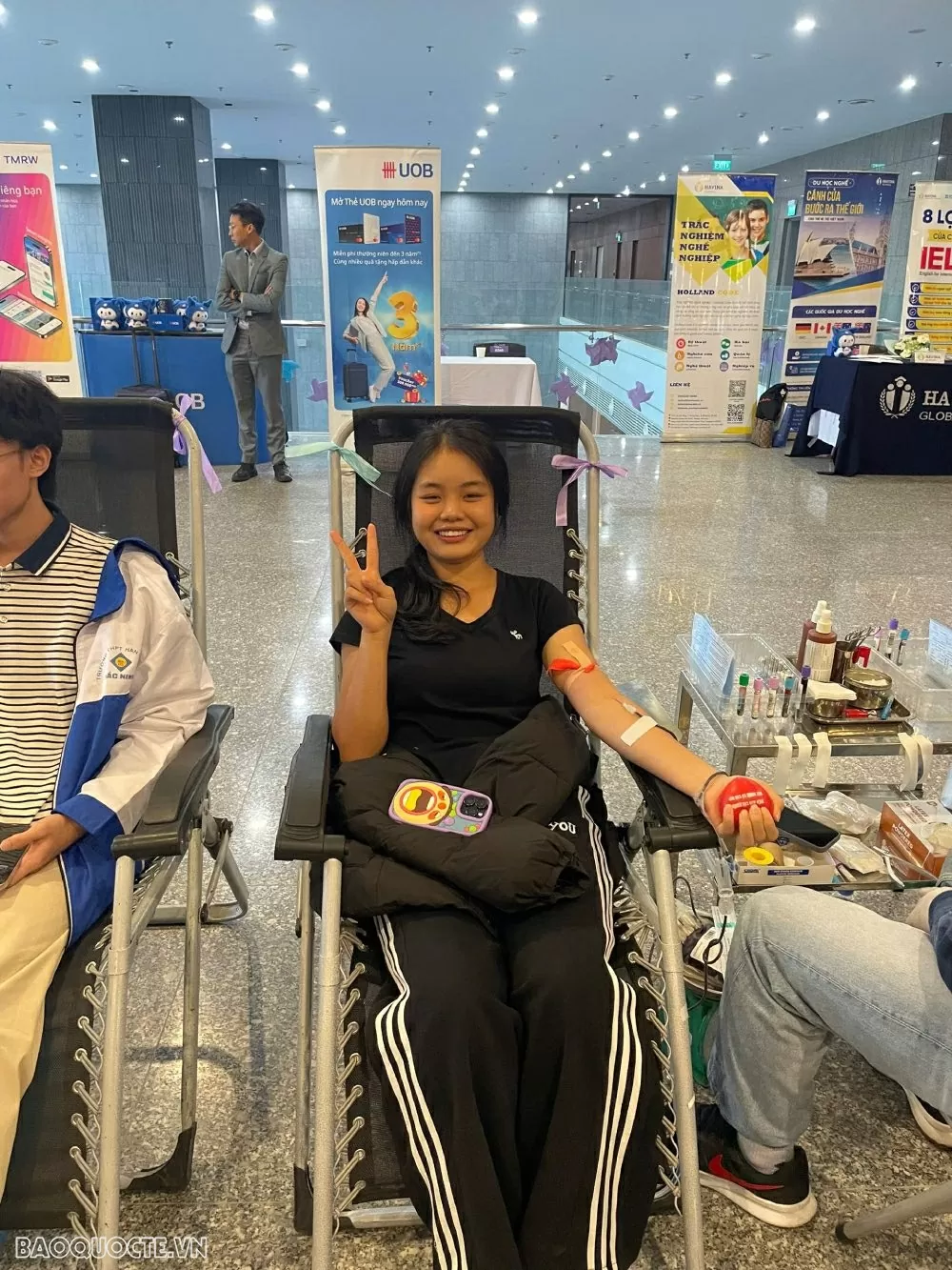 Ngày hội hiến máu Trái tim Ngoại giao: Nghĩa cử cao đẹp, lan tỏa trách nhiệm xã hội của tuổi trẻ Bộ Ngoại giao Ngày hội hiến máu Trái tim Ngoại giao: Nghĩa cử cao đẹp, lan tỏa trách nhiệm xã hội của tuổi trẻ Bộ Ngoại giao