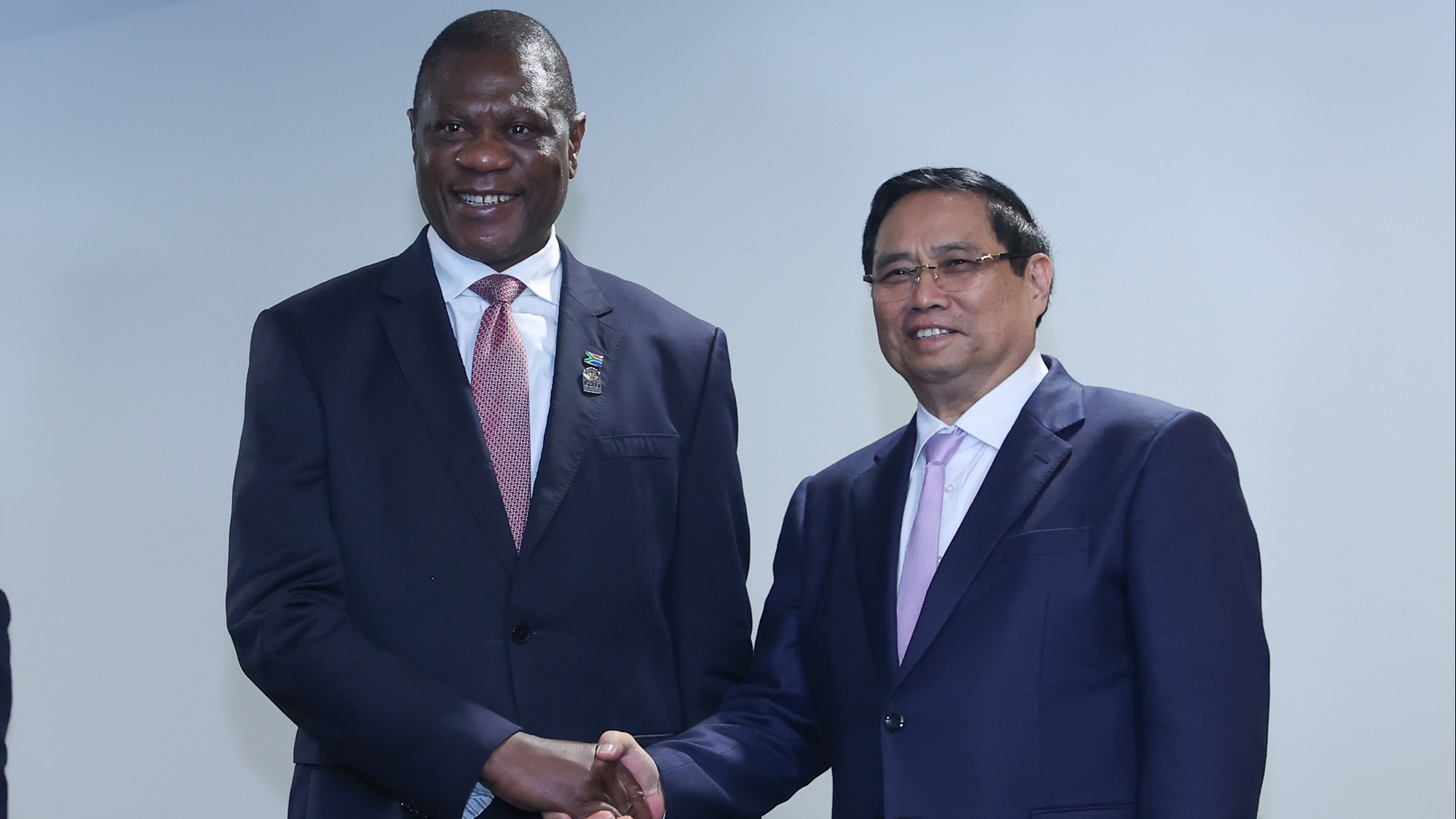 thu tuong chinh phu pham minh chinh gap pho tong thong nam phi