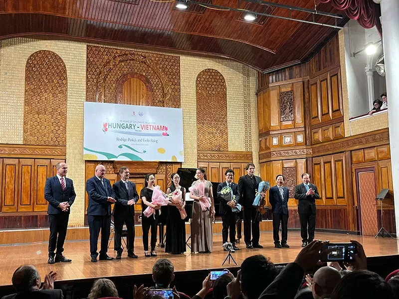 Ngoại giao âm nhạc: Khi giai điệu kết nối các nền văn hoá Ngoại giao âm nhạc: Khi giai điệu kết nối các nền văn hoá