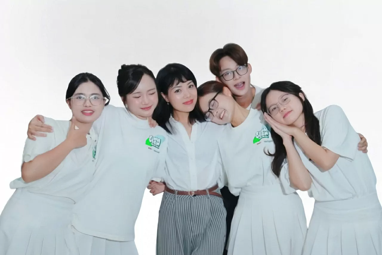 AwareNet: Giải pháp phòng chống lừa đảo trực tuyến từ sinh viên Ngoại giao AwareNet: Giải pháp phòng chống lừa đảo trực tuyến từ sinh viên Ngoại giao