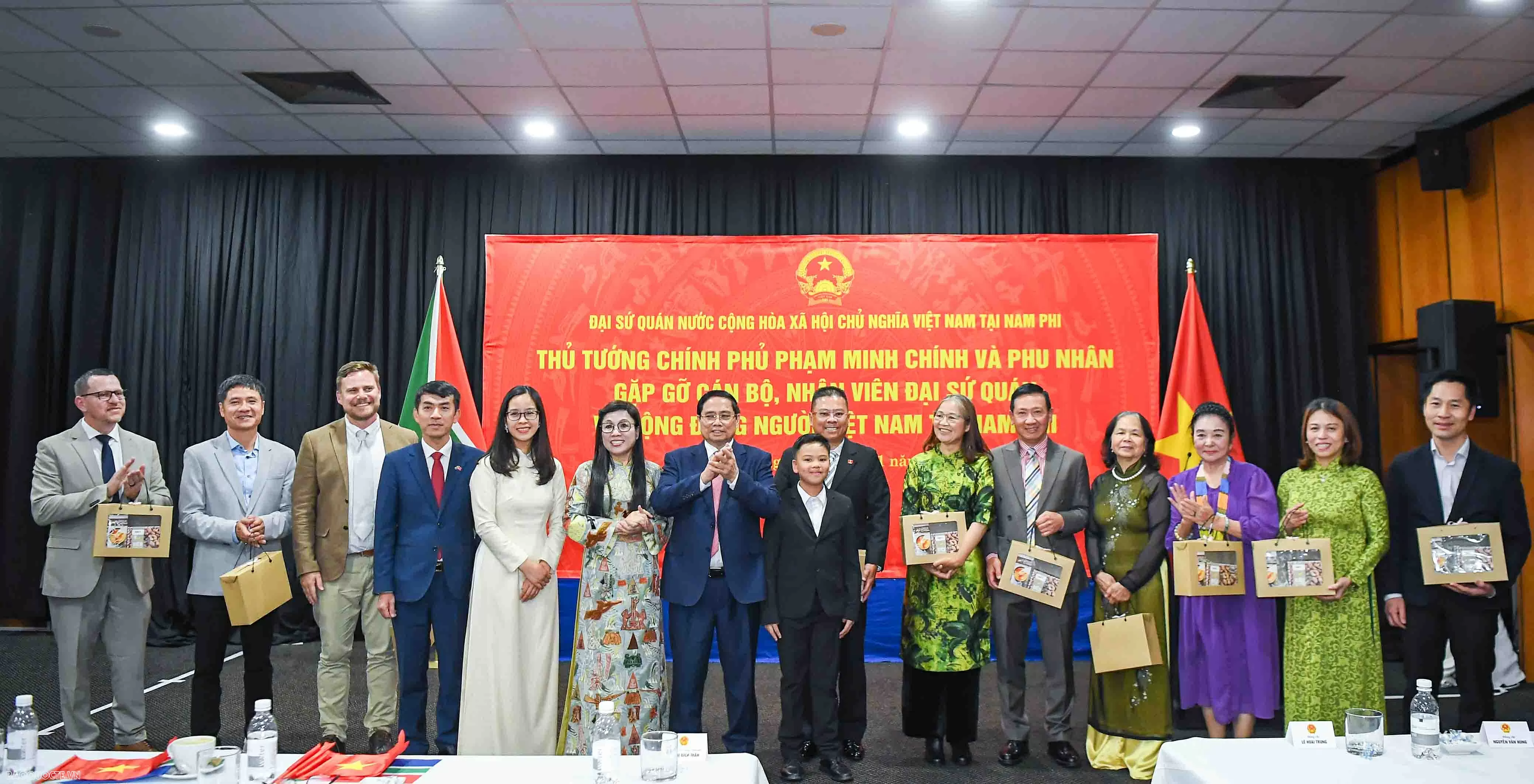 Thủ tướng: Đẩy mạnh hợp tác kinh tế, cộng đồng người Việt ở Nam Phi sẽ lớn mạnh