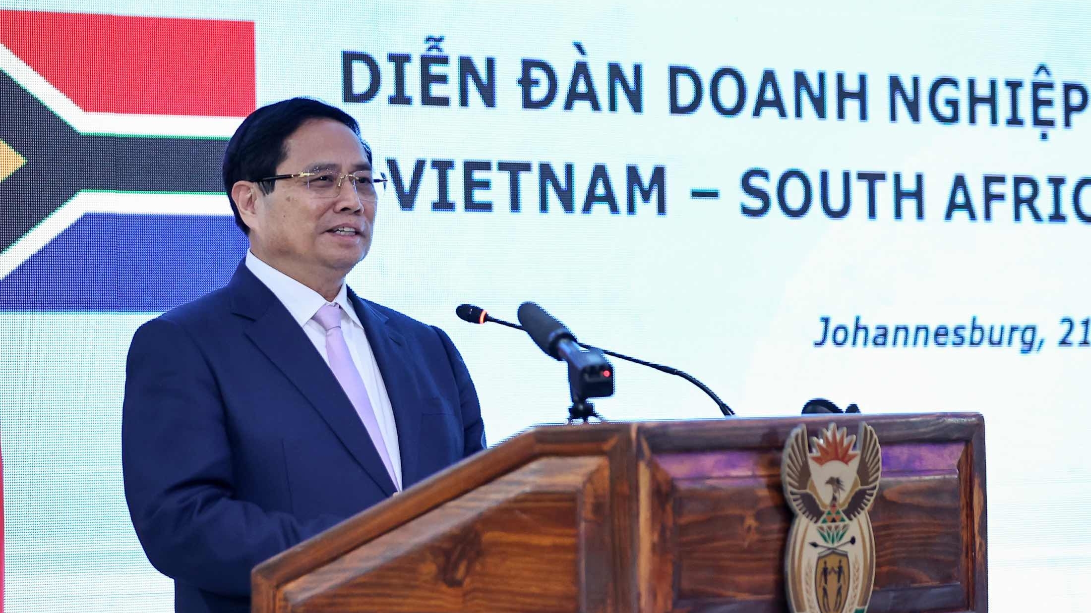 thu tuong pham minh chinh keu goi doanh nghiep viet nam nam phi gap go ket noi hanh dong ra san pham