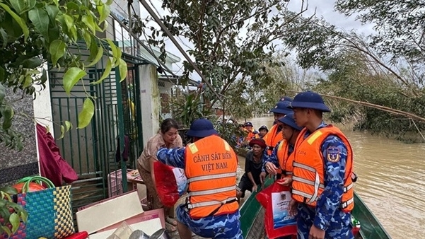 nhung buoc chan di ve phia nhan dan anh huong boi mua lu