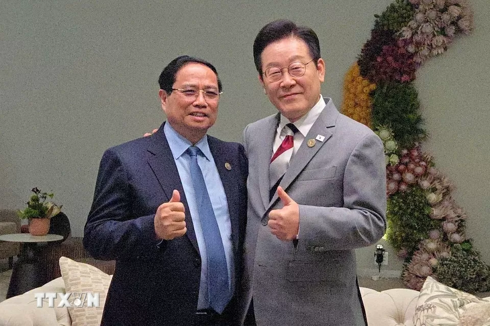 Thủ tướng Phạm Minh Chính gặp Tổng thống Hàn Quốc Lee Jae Myung