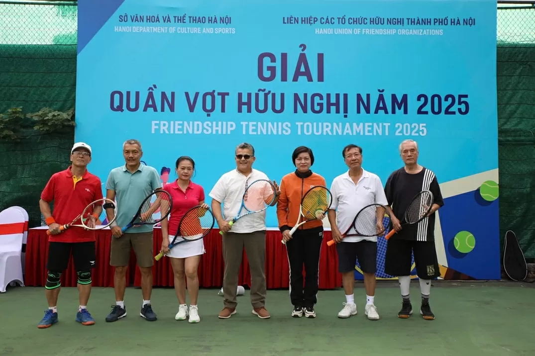 Sôi động Giải Quần vợt hữu nghị Hà Nội Sôi động Giải Quần vợt hữu nghị Hà Nội
