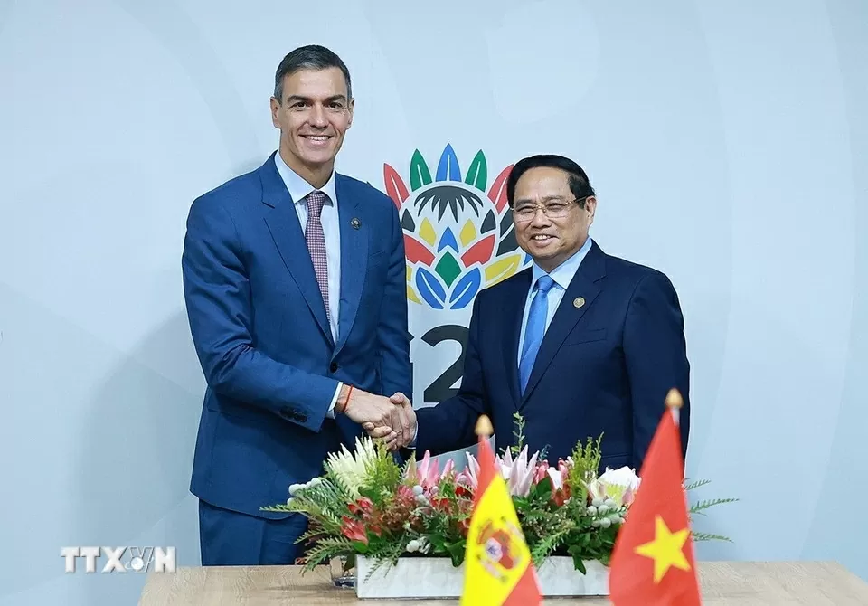 Thủ tướng Phạm Minh Chính gặp Thủ tướng Tây Ban Nha