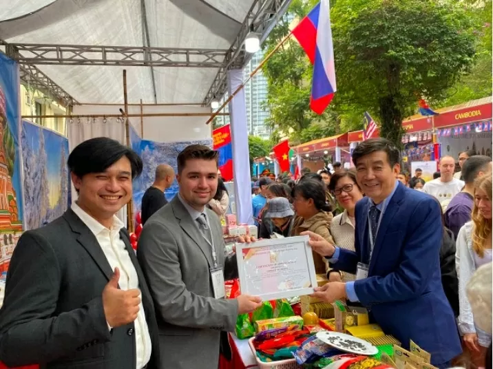 Đại sứ quán Liên bang Nga đều tích cực tham gia hoạt động thiện nguyện tại các liên hoan ẩm thực hàng năm do Bộ Ngoại giao tổ chức. (Nguồn: ĐSQ Nga tại Việt Nam)