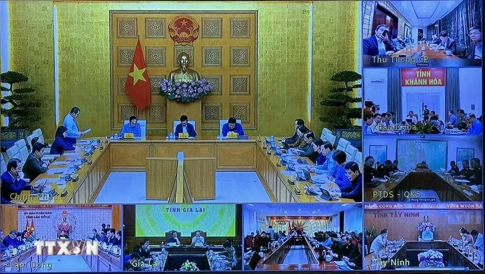Từ Nam Phi, Thủ tướng họp khẩn trực tuyến về khắc phục hậu quả mưa lũ