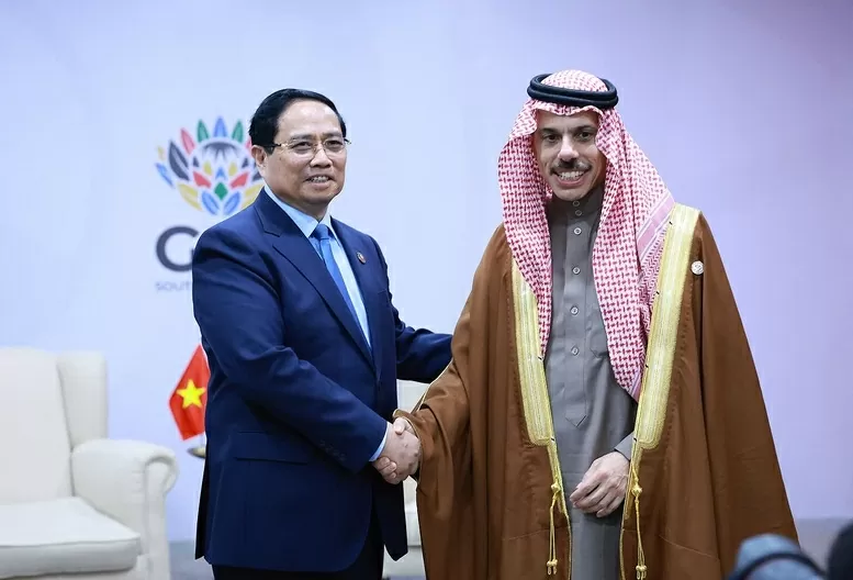 Thủ tướng Phạm Minh Chính tiếp xúc song phương với lãnh đạo các nước dự Hội nghị thượng đỉnh G20
