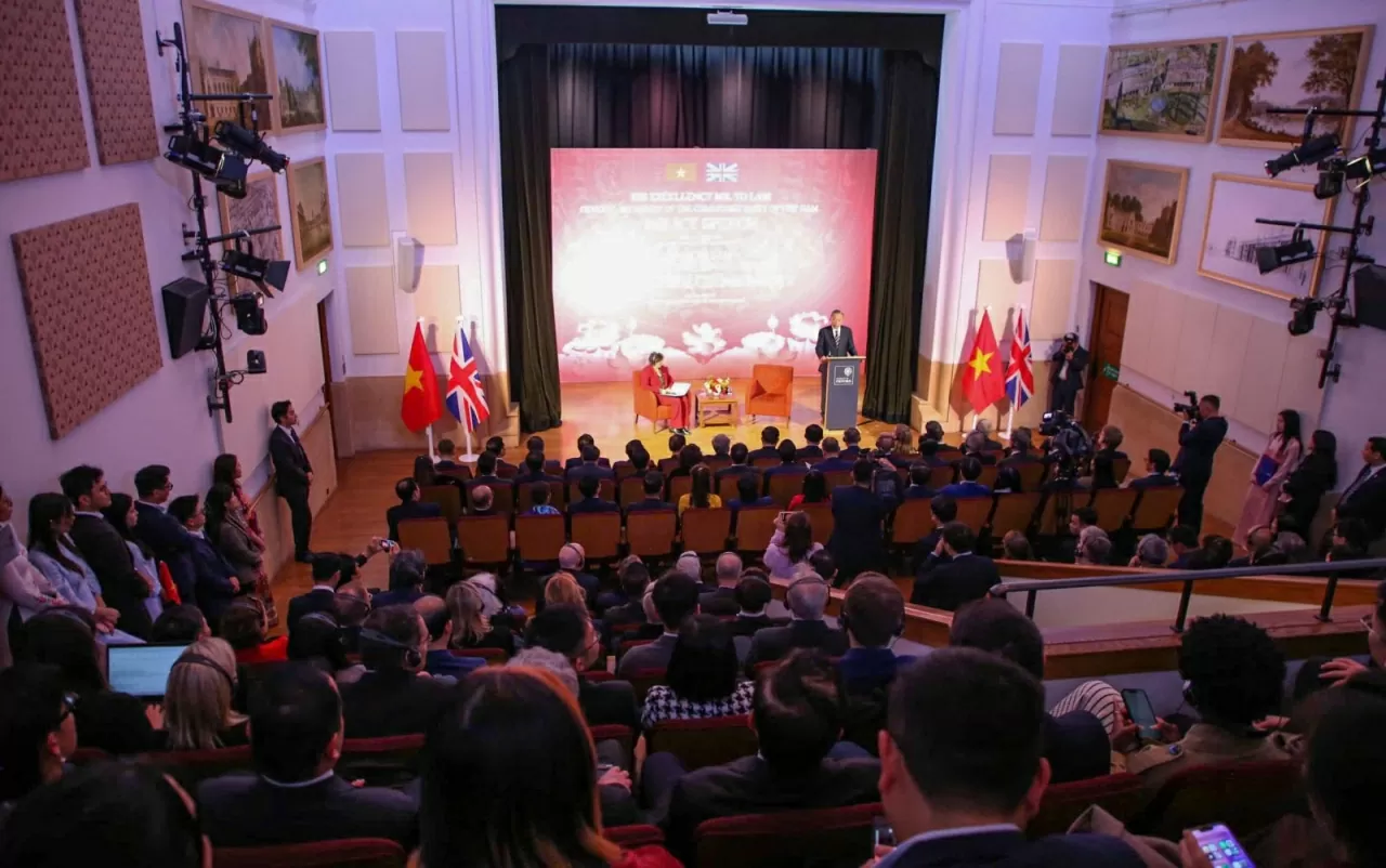 Đại hội Đảng lần thứ XIV: Ánh sáng dẫn dắt ngoại giao tiên phong, đồng hành và phụng sự đất nước, dân tộc vững bước vào kỷ nguyên mới Đại hội Đảng lần thứ XIV: Ánh sáng dẫn dắt ngoại giao tiên phong, đồng hành và phụng sự đất nước, dân tộc vững bước vào kỷ nguyên mới