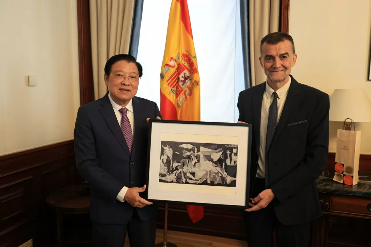 Đoàn đại biểu Đảng Cộng sản Việt Nam thăm và làm việc tại Tây Ban Nha