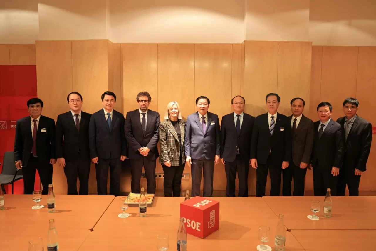 Đoàn đại biểu Đảng Cộng sản Việt Nam thăm và làm việc tại Tây Ban Nha