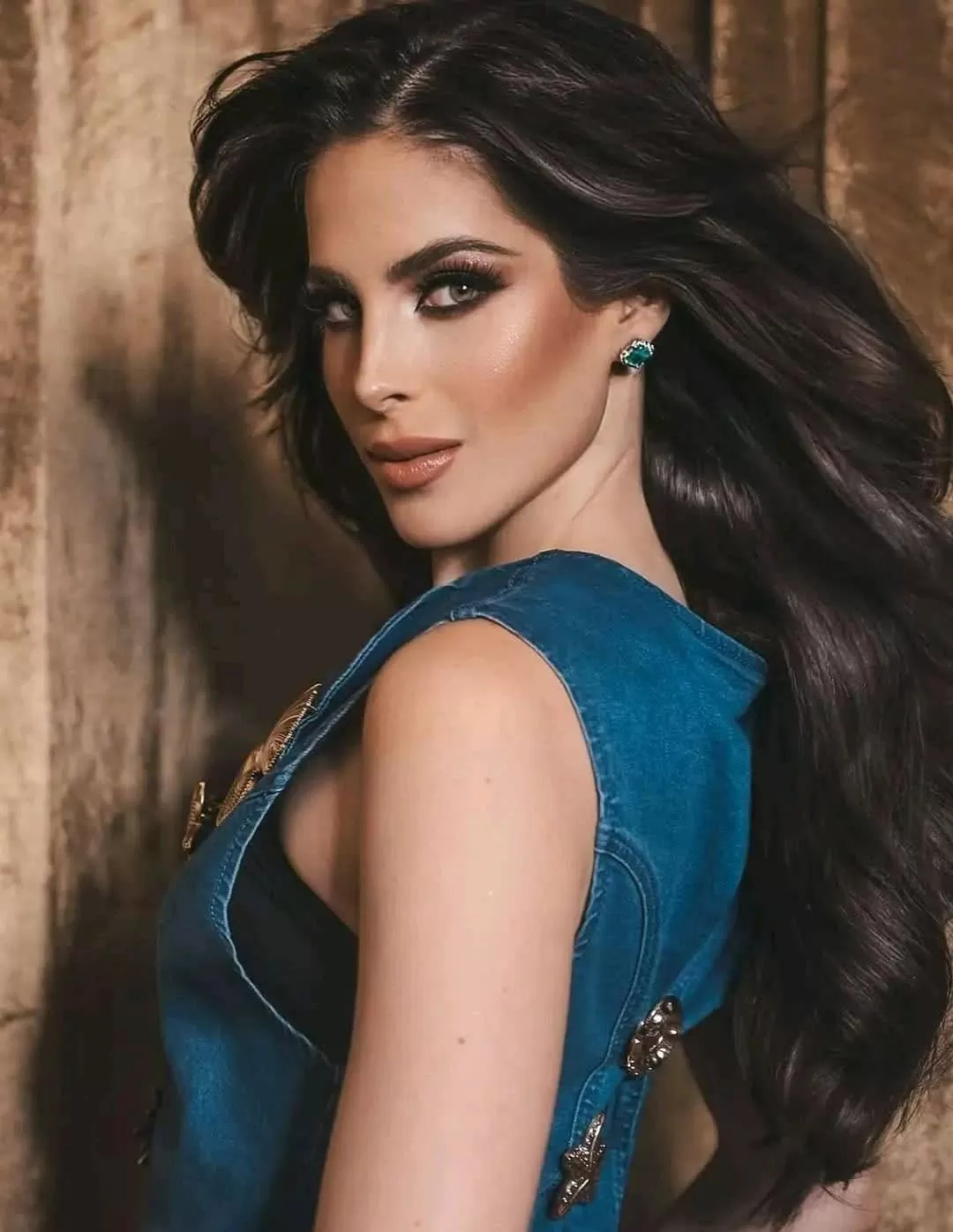 Ngắm nhan sắc Miss Universe 2025