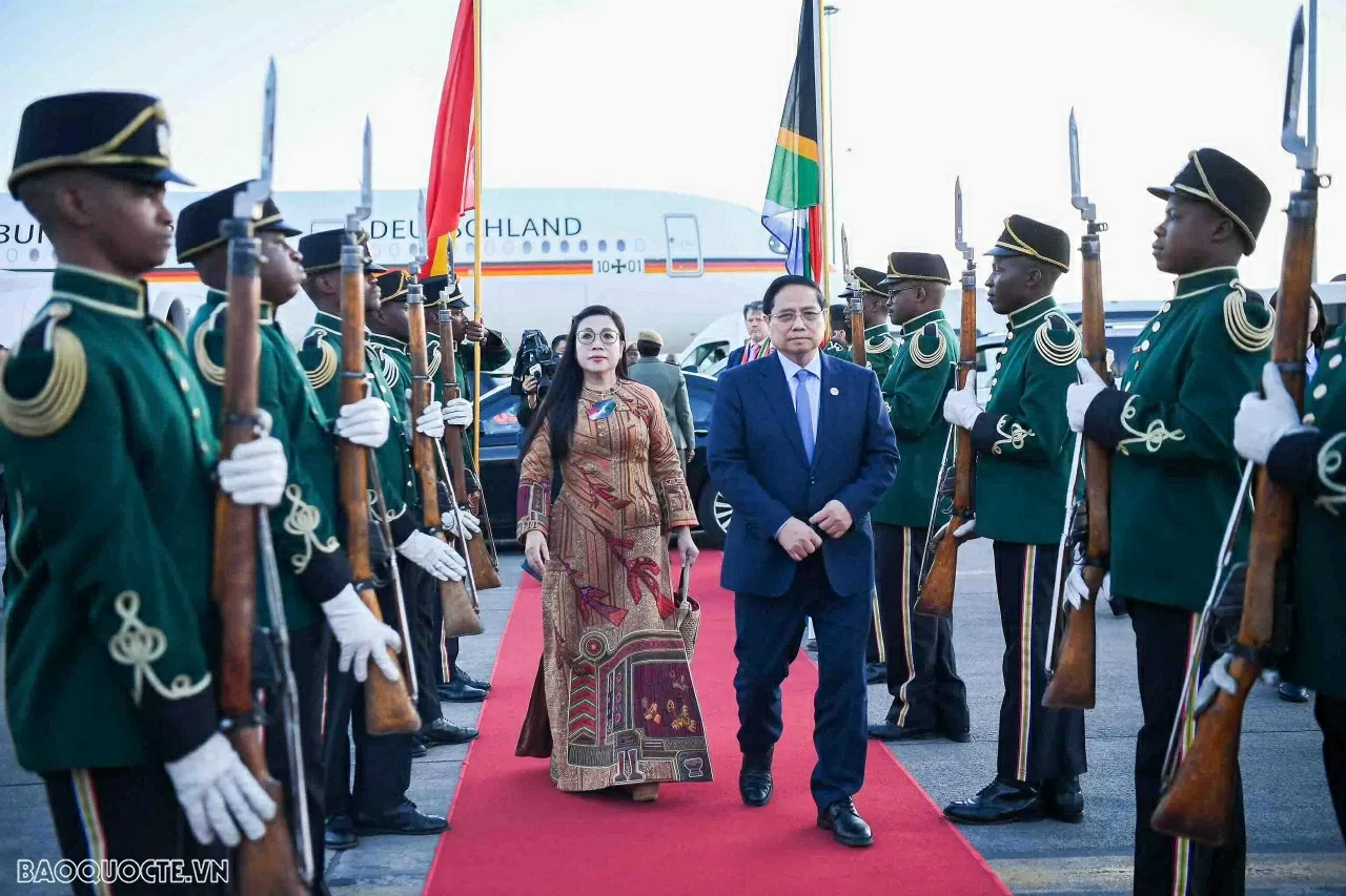 Thủ tướng Phạm Minh Chính và Phu nhân kết thúc chuyến công tác tại Nam Phi Thủ tướng Phạm Minh Chính và Phu nhân kết thúc chuyến công tác tại Nam Phi