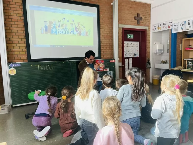 Truyện cổ tích Việt Nam 'Thánh Gióng' đến với học sinh Đức