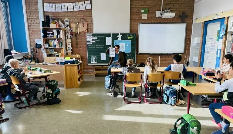 Truyện cổ tích Việt Nam 'Thánh Gióng' đến với học sinh Đức