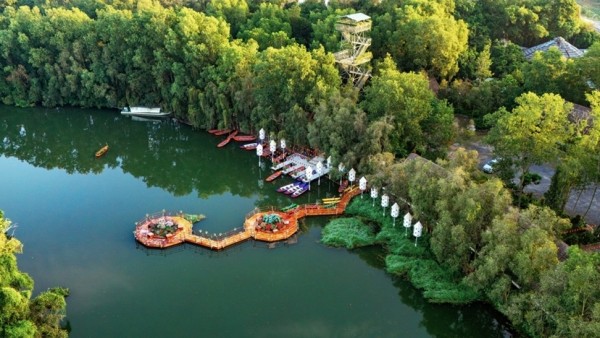 Chuyến xuôi mái chèo vào 'thế giới xanh'