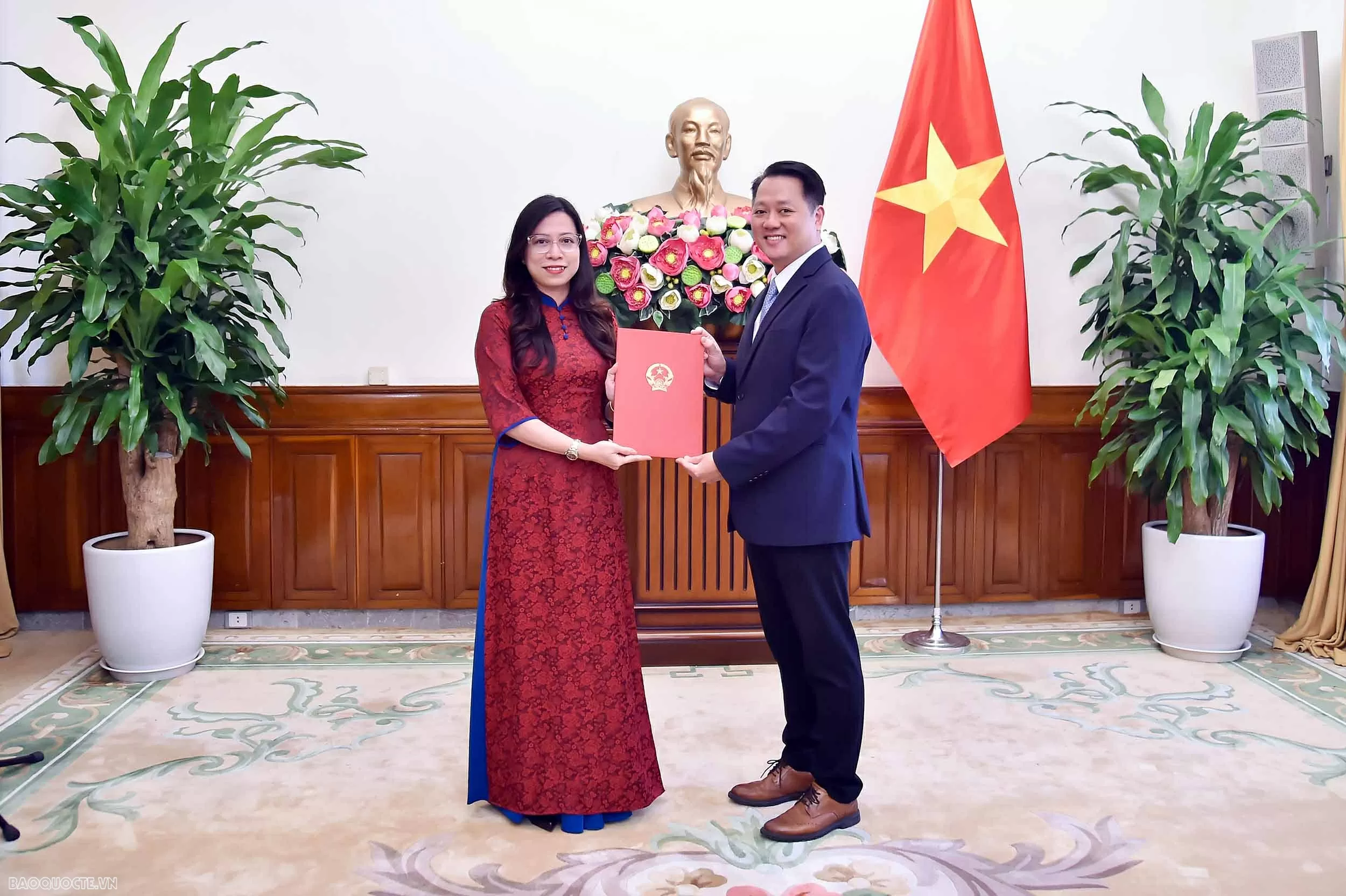 Bộ Ngoại giao trao quyết định bổ nhiệm cán bộ lãnh đạo, quản lý