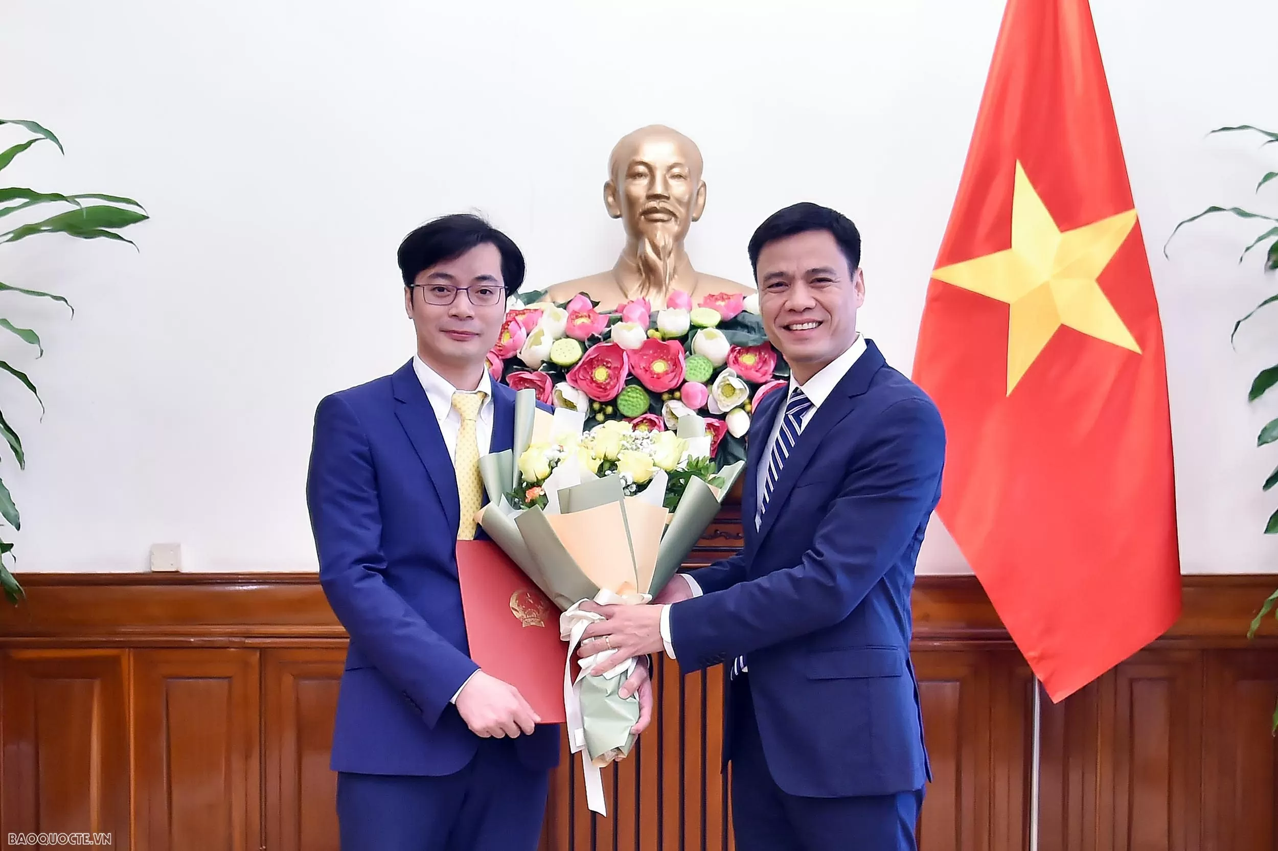 Bộ Ngoại giao trao quyết định bổ nhiệm cán bộ lãnh đạo, quản lý