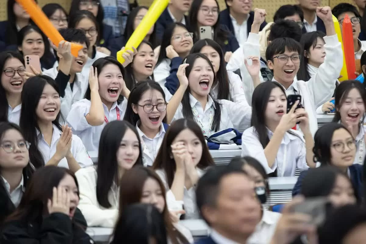 3 học sinh Hải Phòng xuất sắc giành chiến thắng cuộc thi hùng biện tiếng Anh liên trường