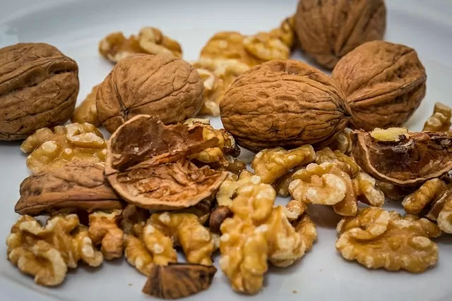 Đa dạng chế độ ăn bằng 5 thực phẩm nhiều omega-3 hơn cá hồi
