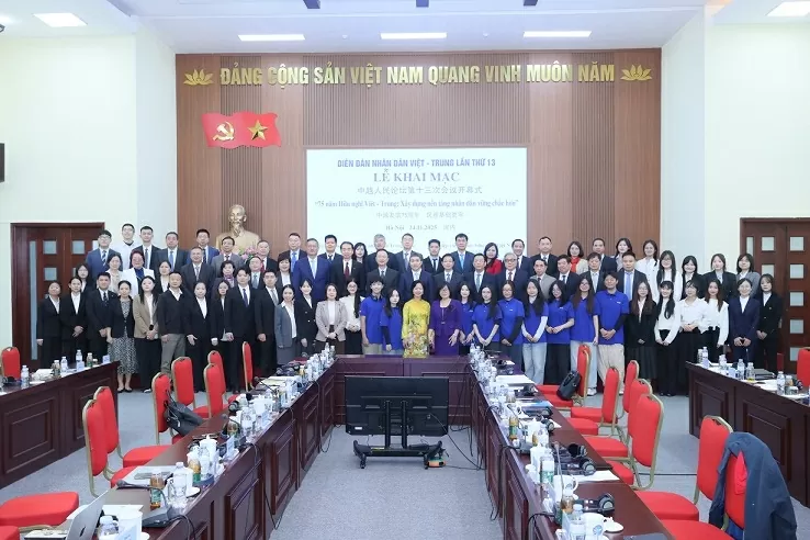 Vun đắp tình hữu nghị giữa nhân dân Việt Nam-Trung Quốc trong giai đoạn mới Vun đắp tình hữu nghị giữa nhân dân Việt Nam-Trung Quốc trong giai đoạn mới