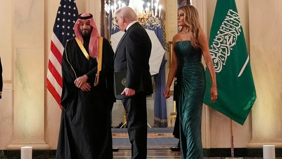 Ngoại giao thời trang của Đệ nhất Phu nhân Tổng thống Mỹ Melania Trump