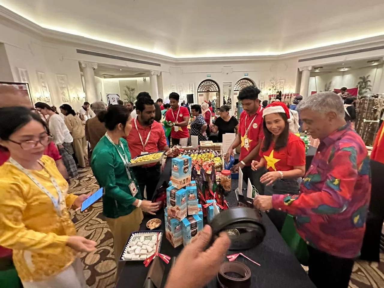 Gian hàng Việt Nam thu hút sự quan tâm tại Hội chợ Từ thiện quốc tế 2025 tại Colombo Gian hàng Việt Nam thu hút sự quan tâm tại Hội chợ từ thiện quốc tế 2025 tại Colombo (Sri Lanka)