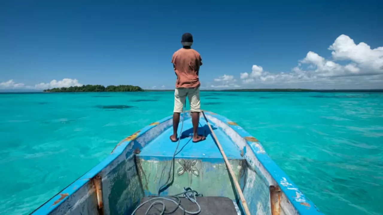 11C48: Maluku - miền đảo xanh thẳm của Indonesia 11C48: Maluku - miền đảo xanh thẳm của Indonesia