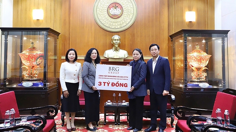 Tập đoàn BRG và Ngân hàng SeABank trao 5 tỷ đồng ủng hộ đồng bào khắc phục hậu quả thiên tai