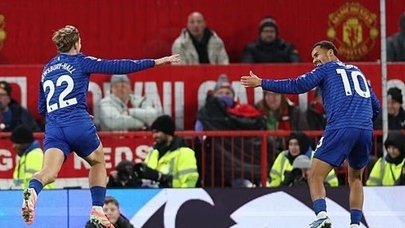 Everton lập thành tích chưa từng có tại sân Old Trafford