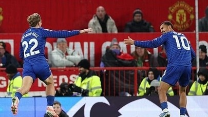 Everton lập thành tích chưa từng có tại sân Old Trafford