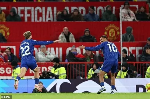 Everton lập thành tích chưa từng có tại sân Old Trafford