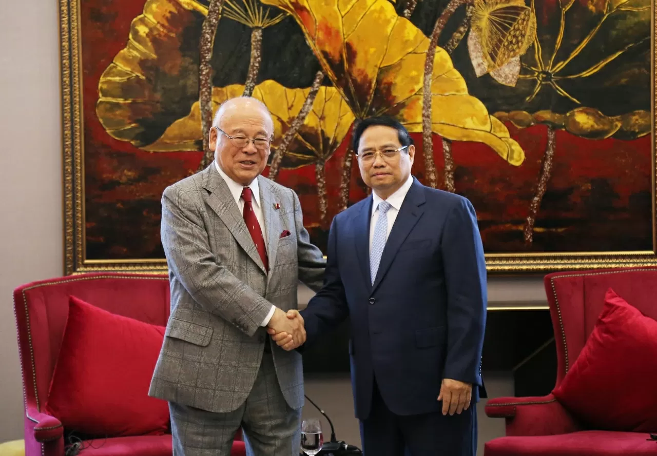 Thủ tướng Chính phủ Phạm Minh Chính tiếp ông Takebe Tsutomu, Cố vấn đặc biệt Liên minh Nghị sỹ hữu nghị Nhật - Việt. (Ảnh: Thành Long)