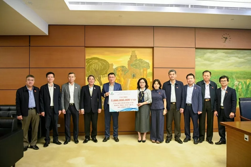 Ấm áp nghĩa tình PetroVietnam: Kịp thời tiếp sức miền Trung sau thiên tai