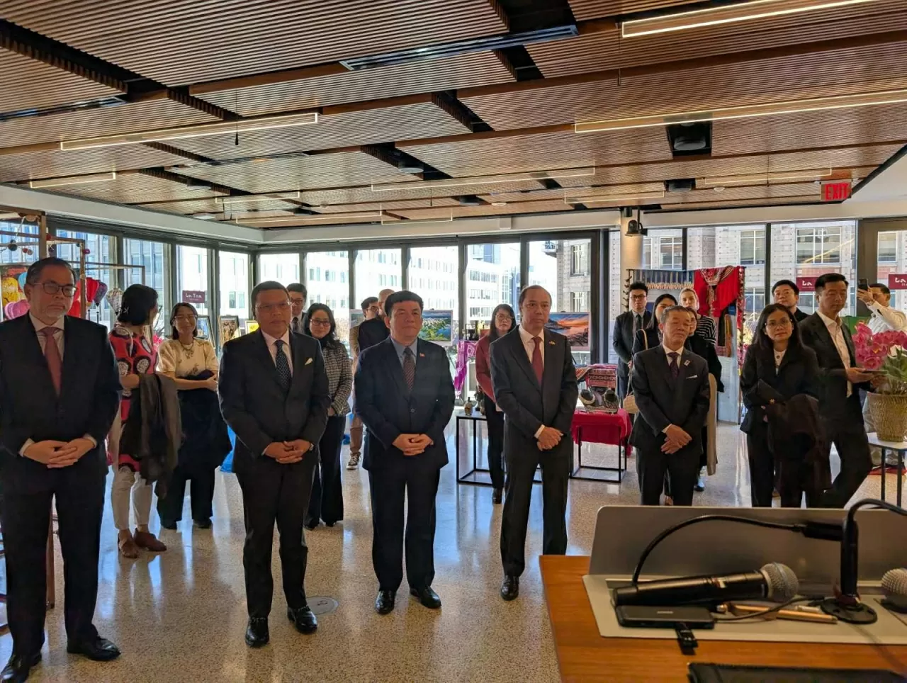 Khai mạc Triển lãm ảnh và thủ công mỹ nghệ Việt Nam tại Hoa Kỳ Khai mạc Triển lãm ảnh và thủ công mỹ nghệ Việt Nam tại Hoa Kỳ