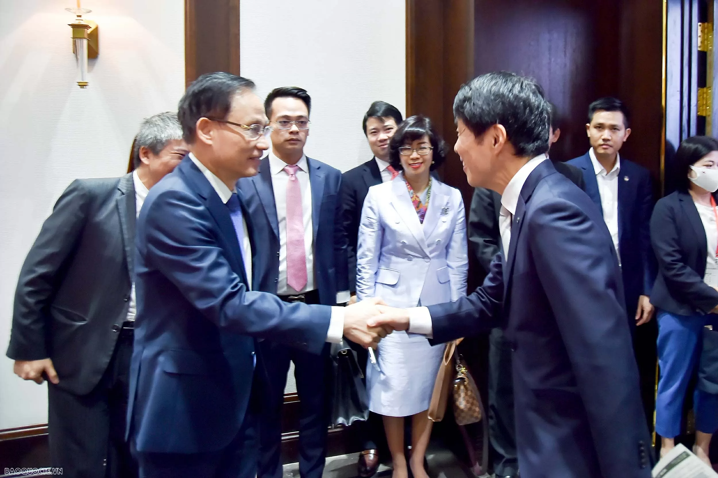 Bí thư Trung ương Đảng, Bộ trưởng Ngoại giao Lê Hoài Trung tiếp Thống đốc tỉnh Gunma, Nhật Bản