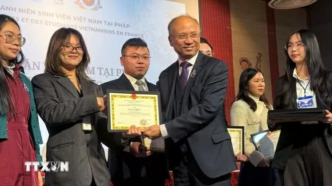 Sinh viên Việt Nam tại Pháp tích cực thúc đẩy mối quan hệ hợp tác giữa hai nước Sinh viên Việt Nam tại Pháp tích cực góp phần thúc đẩy mối quan hệ hợp tác giữa hai nước