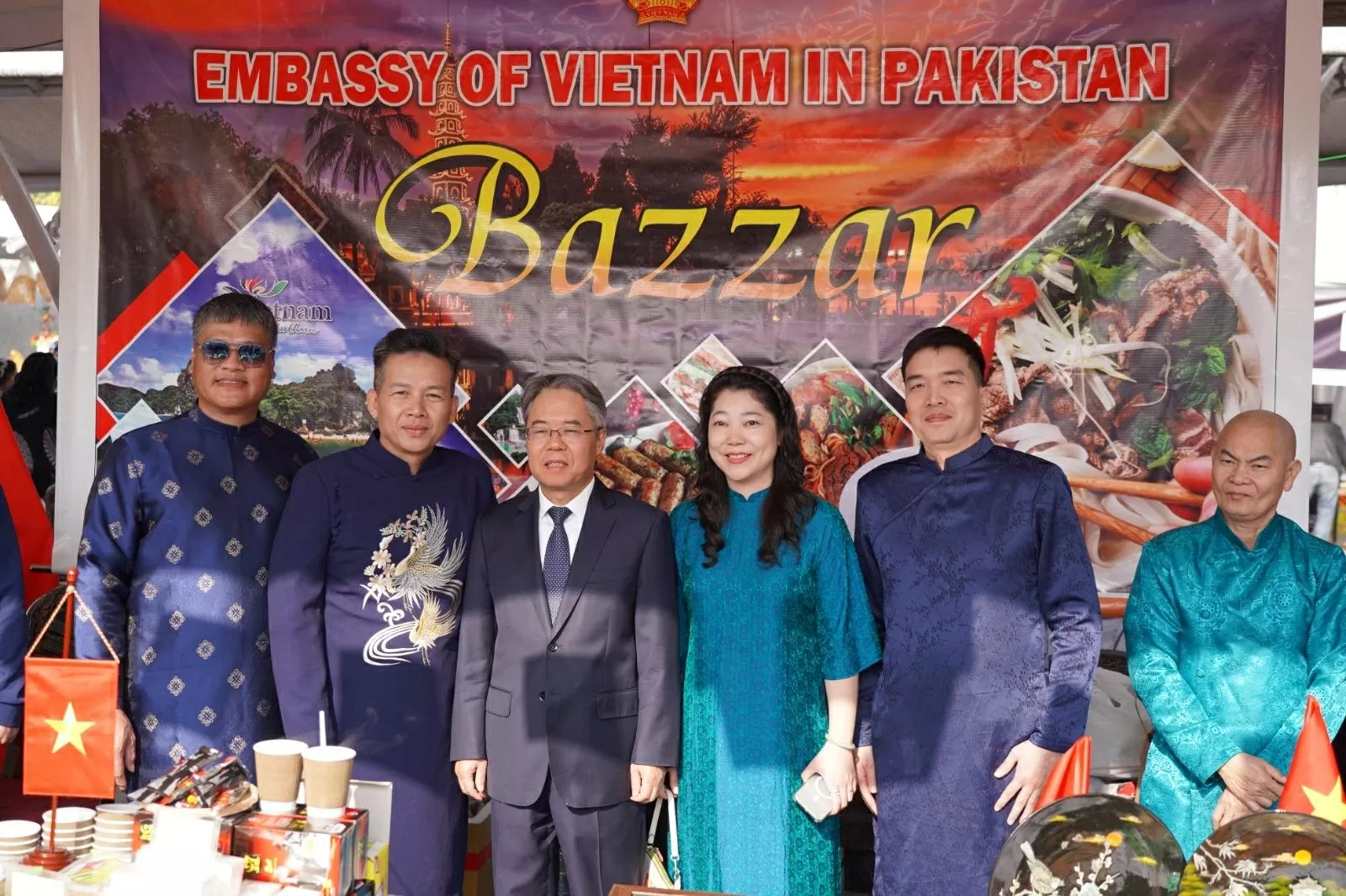 Gian hàng Việt Nam tỏa sáng tại Hội chợ Bazaar 2025 ở Islamabad