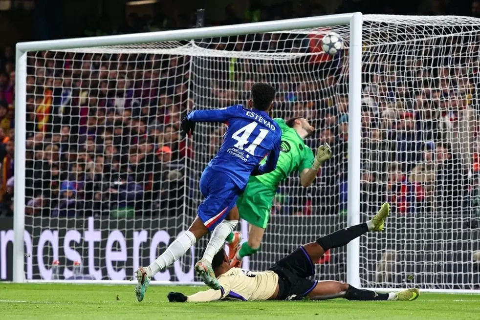 Xé lưới Barca, Estevao sánh vai với Mbappe và Haaland Xé lưới Barca, Estevao sánh vai với Mbappe và Haaland