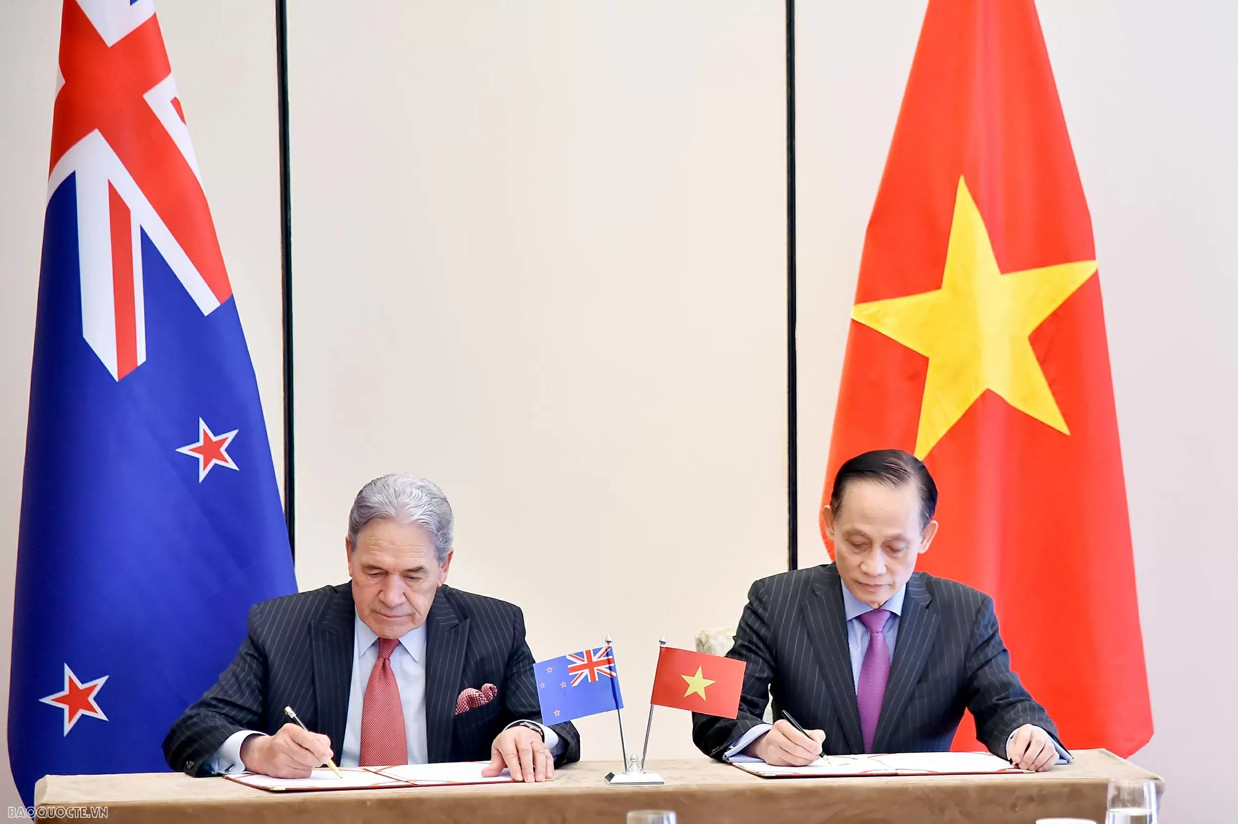 Bộ trưởng Ngoại giao Lê Hoài Trung đồng chủ trì Hội nghị Bộ trưởng Việt Nam - New Zealand lần thứ 3 (FMM-3) Bộ trưởng Ngoại giao Lê Hoài Trung đồng chủ trì Hội nghị Bộ trưởng Việt Nam-New Zealand lần thứ 3 (FMM-3)