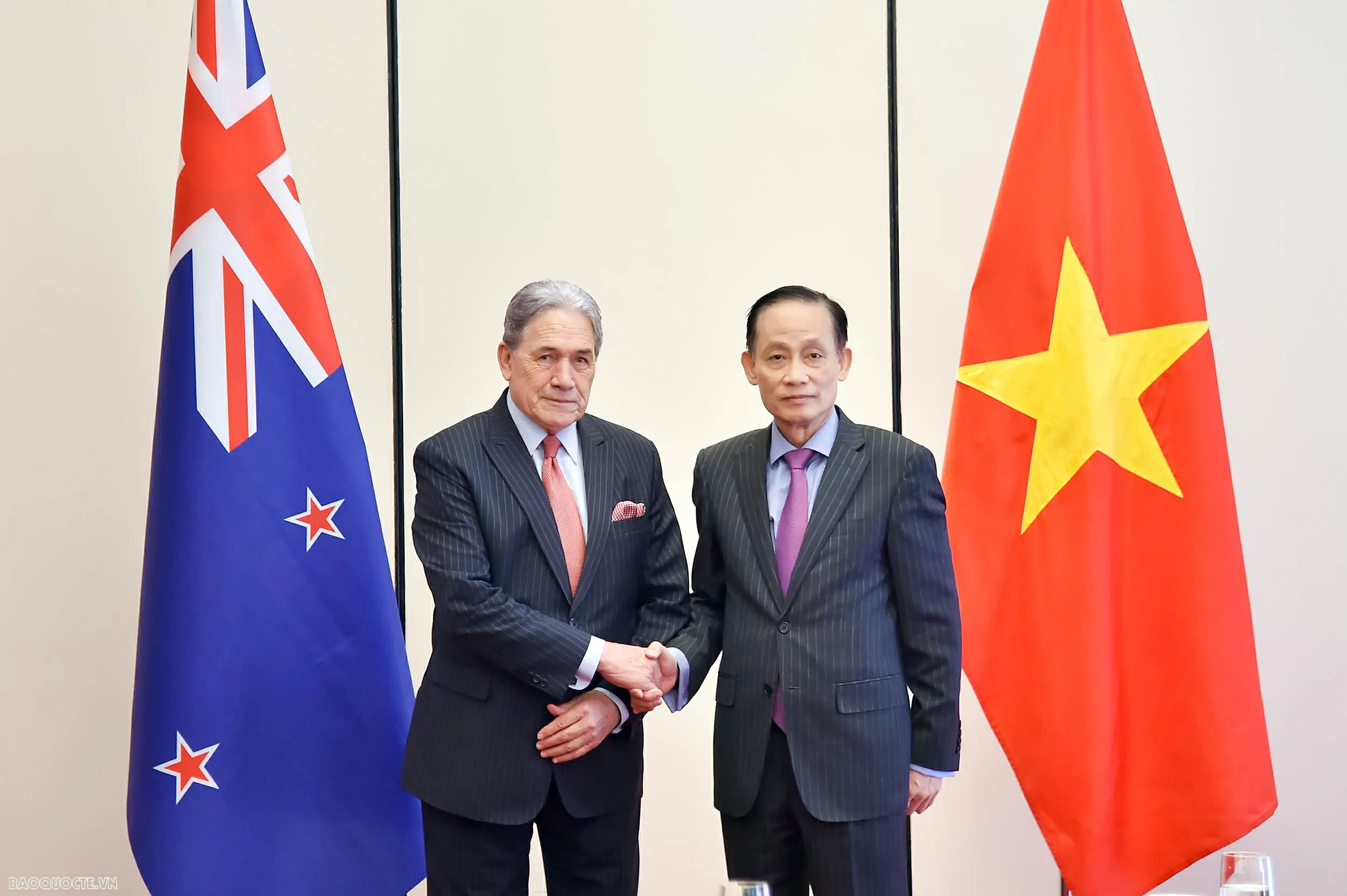 Bộ trưởng Ngoại giao Lê Hoài Trung và Bộ trưởng Ngoại giao New Zealand Winston Peters đã đồng chủ trì Hội nghị Bộ trưởng Ngoại giao Việt Nam - New Zealand lần thứ 3 (FMM-3).